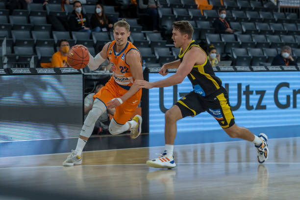 着球队的状 着球队的状