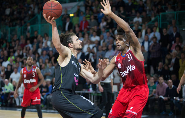 尖石还是泥 尖石还是泥