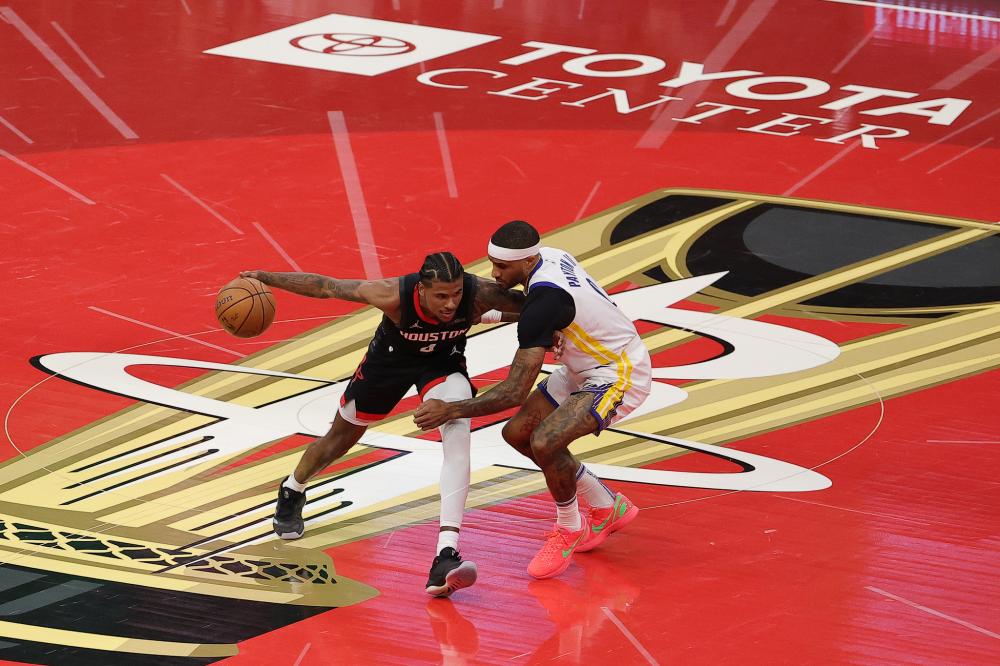 通过与阿联 通过与阿联